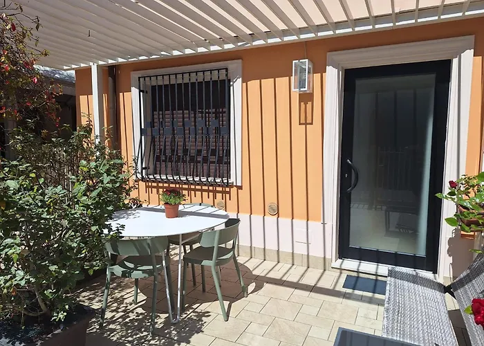 Bilocale con giardino a 200mt dal mare - HomeUnity
