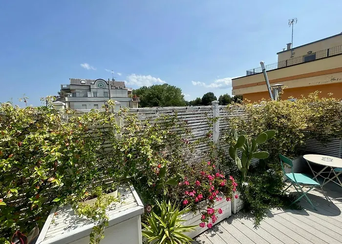 Rooftop-Marinacentro-Unique-Beach-Fun-Smart-Loveapt-Train-Park