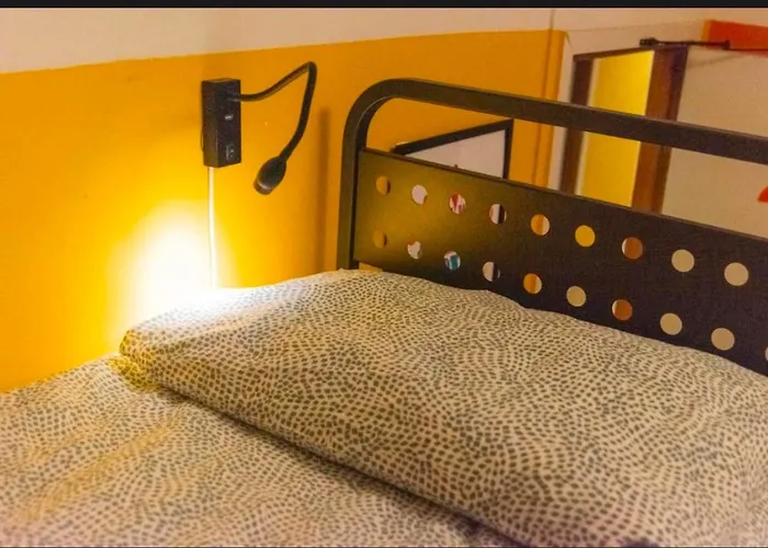 Sunflower Beach Backpacker Hostel