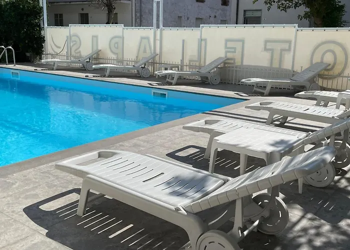 Hotel Apis